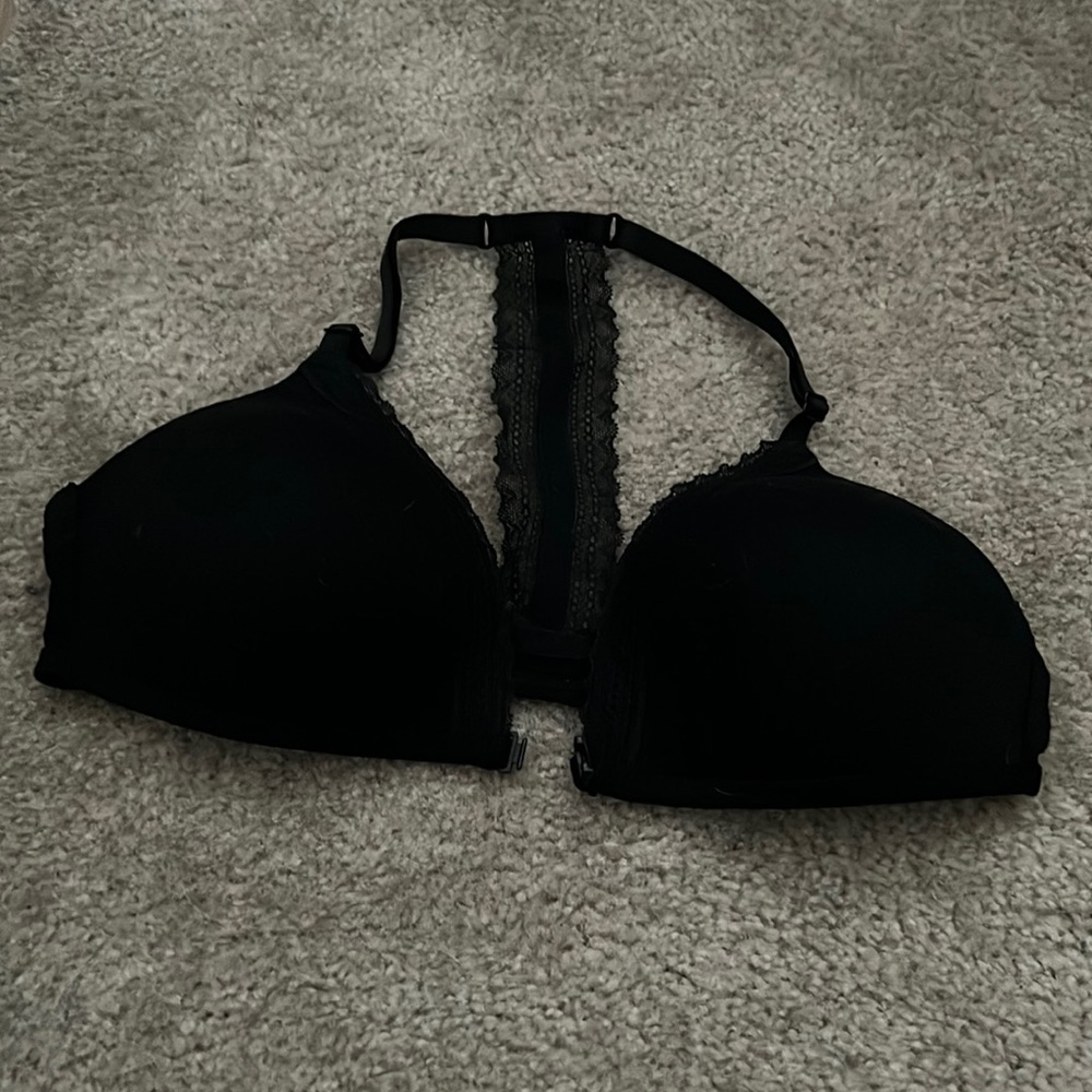 Front closure wireless bra